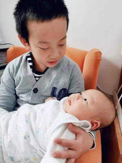 婴儿怎么补充脑营养 8408176b75d3408fb1f1d44f4b5bf2ea.jpeg