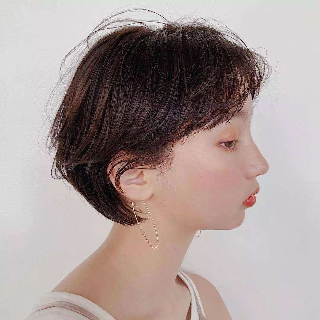 女生潮短发发型