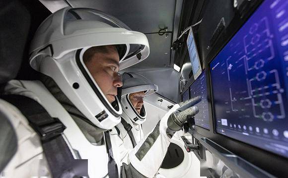 成功对接空间站！宇航员：SpaceX太空舱表现出色