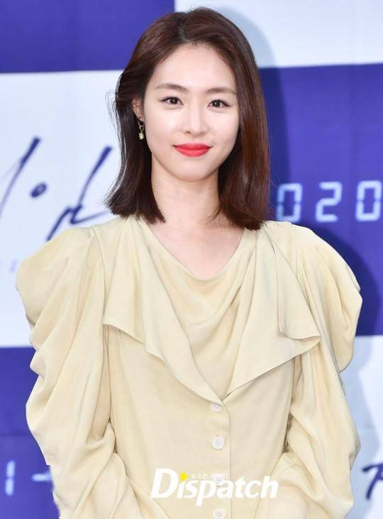 星闻李沇熹今日举行非公开婚礼会幸福地生活下去