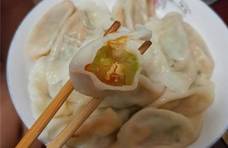 入秋后，用它做饺子，清爽不油腻，鲜美多汁，每次都会吃撑！