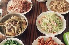 国庆假期5位网友晒吃饭照片，图4是粤菜，最后一位被公认寒酸