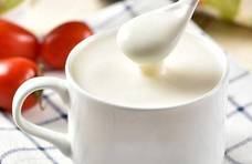 经常喝酸奶，真的有利肠道健康？喝酸奶时，也要避开这些雷区