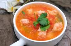 番茄虾滑汤，味道鲜美，汤汁浓郁，瞬间食欲大增！
