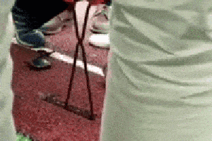 搞笑gif:小伙子,你媳妇该有多恨你