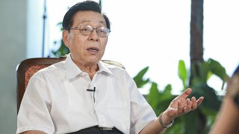 美国要在月球建立基地，光速武器一秒摧毁地球目标，我们怎么办
