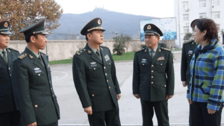 少将是师长还是军长?