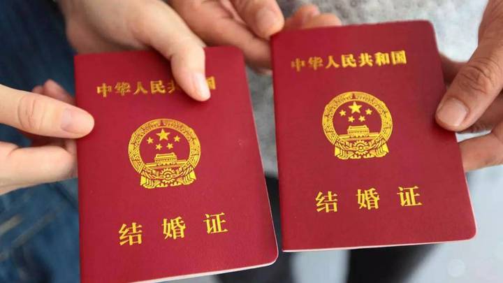 聋哑女孩因无法表达结婚意愿领证被拒,民政局:学习后再来办理,你怎么看?