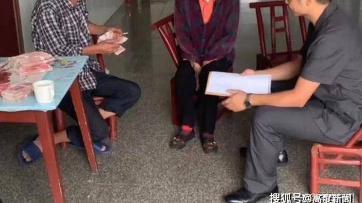 儿子工亡,儿媳领百万赔款拒不分给公婆,你怎么看?
