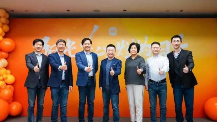 小米王翔功成身退,卢伟冰接任上岗,你看好吗?