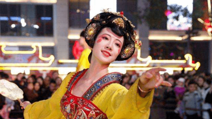 生娃后变憔悴,你喜欢不倒翁小姐姐吗?