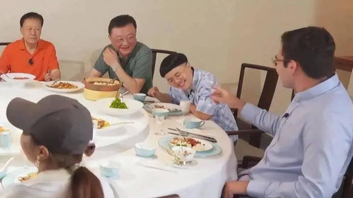 24岁金龟子一家罕现身,你喜欢这对夫妻吗?