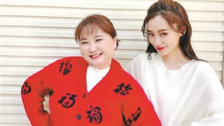 贾玲第二部导演作品《你好,李焕英》票房54.13亿,是实至名归吗?