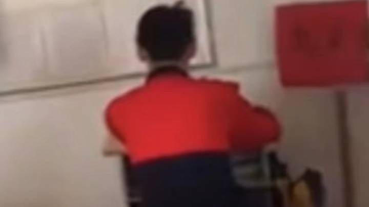 官方回应一学生被罚对墙坐半年,校方已取得谅解,你觉得合理吗?