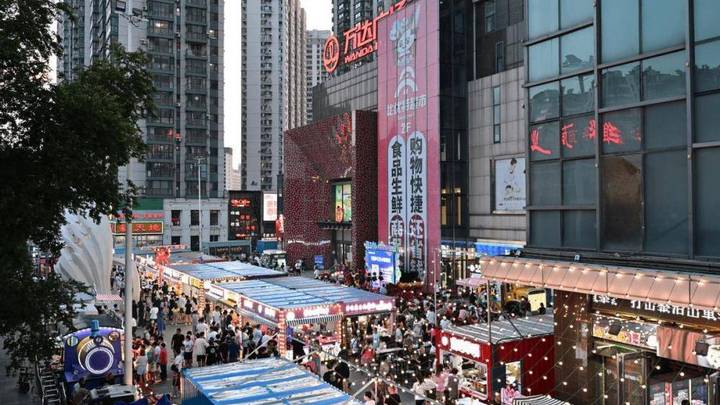 沈阳夫妻花7万元在夜市开店未开张就被拆,你怎么看?