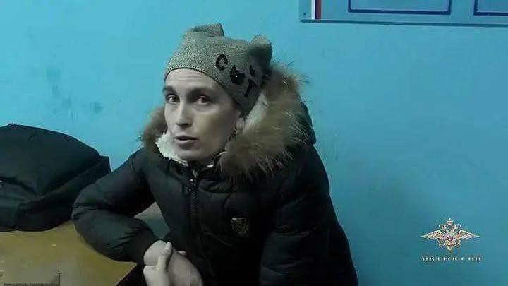 女子把猫伪装成婴儿,给猫穿尿不湿藏170克毒品,你觉得她是故意的吗?