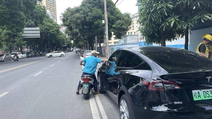 南宁停车费政策进入过渡期,上班停车8.5小时仍需60元,合理吗?
