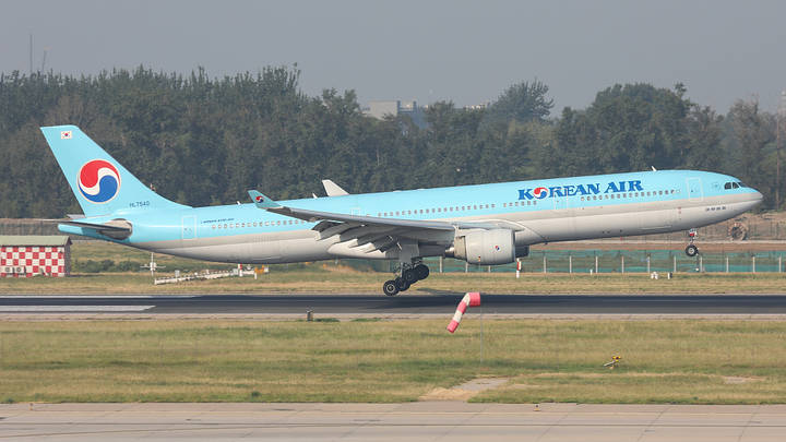 一些韩国航空公司暂停部分韩中航班,你认为对中韩关系有影响吗?