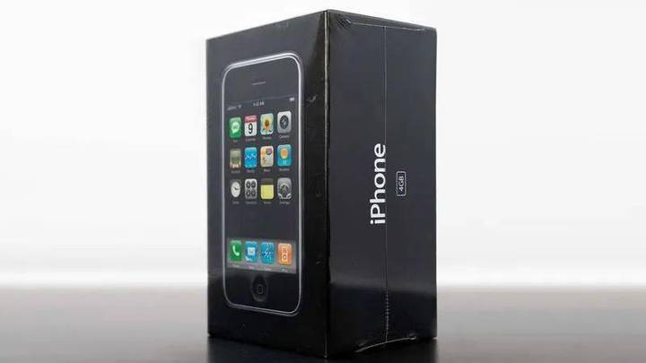 初代iphone亮相拍卖,售价72万元,你觉得贵吗?
