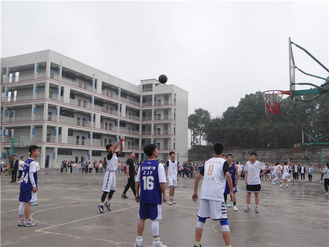 叙永县马岭中学举办春季篮球运动会