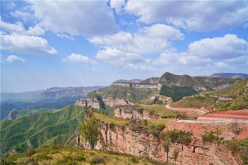 五一小长假,天高云淡,自在小满,自驾邢台周公山,享受徜徉天地间的自在