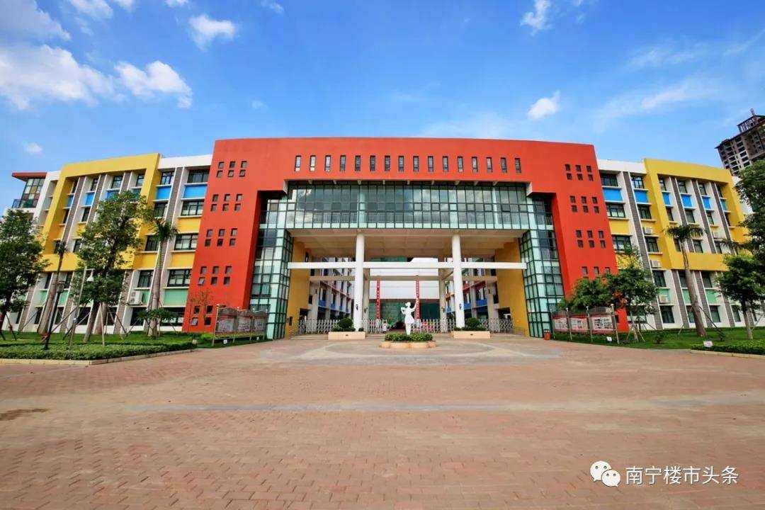 而在2020年学区划分范围里,这三个小区划入天桃实验学校(翠竹校区).