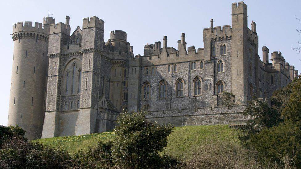 原创英国阿伦德尔城堡价值100万英镑的文物被盗