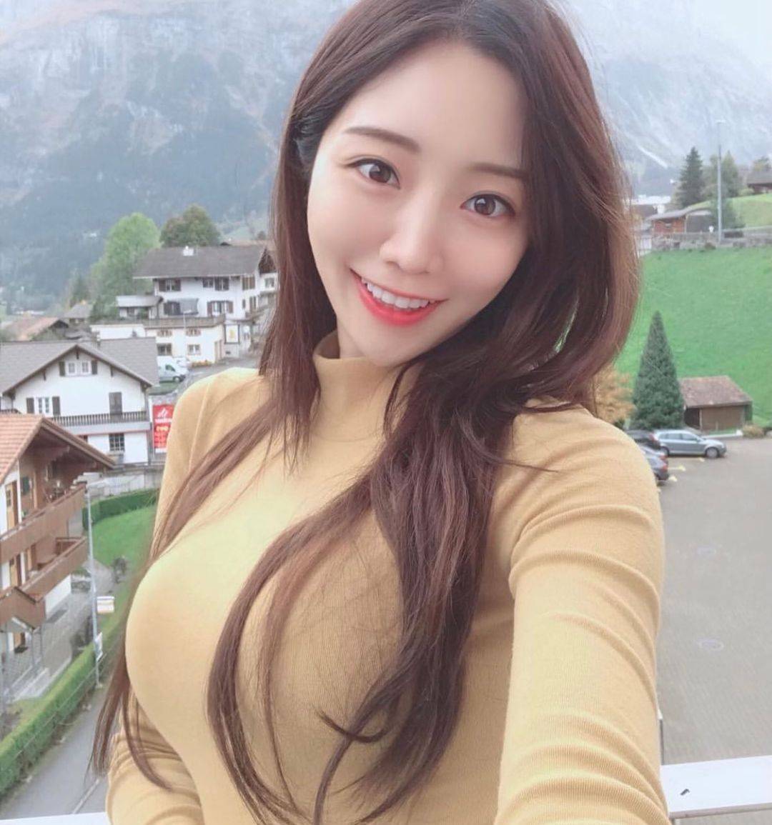 韩国网红美女推荐,玲珑有致好身材instagram:woooo