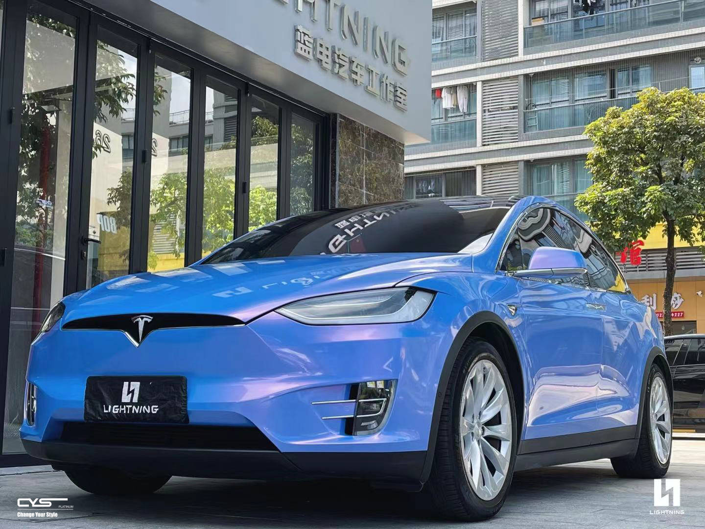 特斯拉model3 梦幻红海蓝