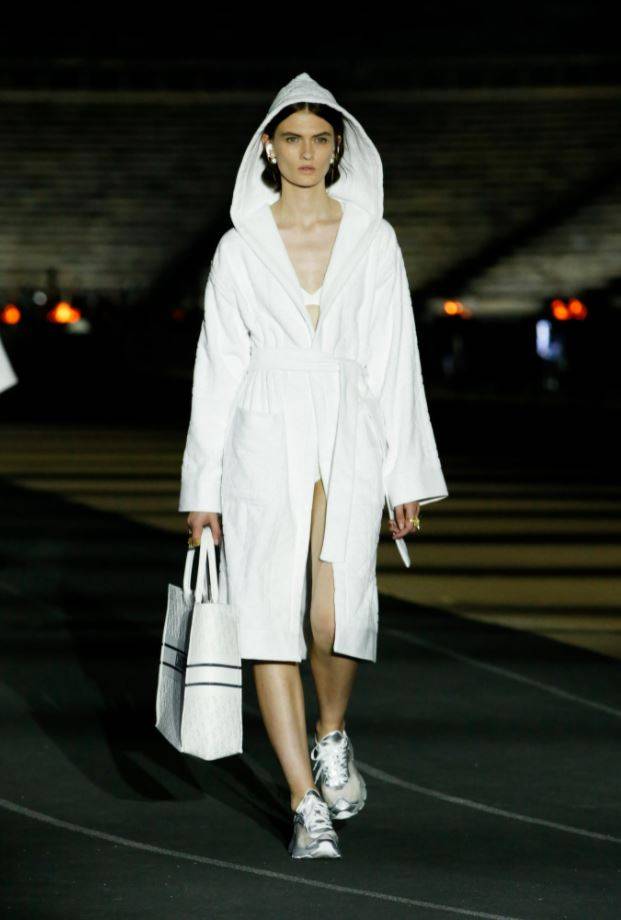 dior迪奥2022早春女装成衣秀