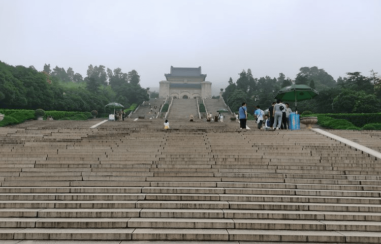 中国近代建筑史上第一陵——南京中山陵