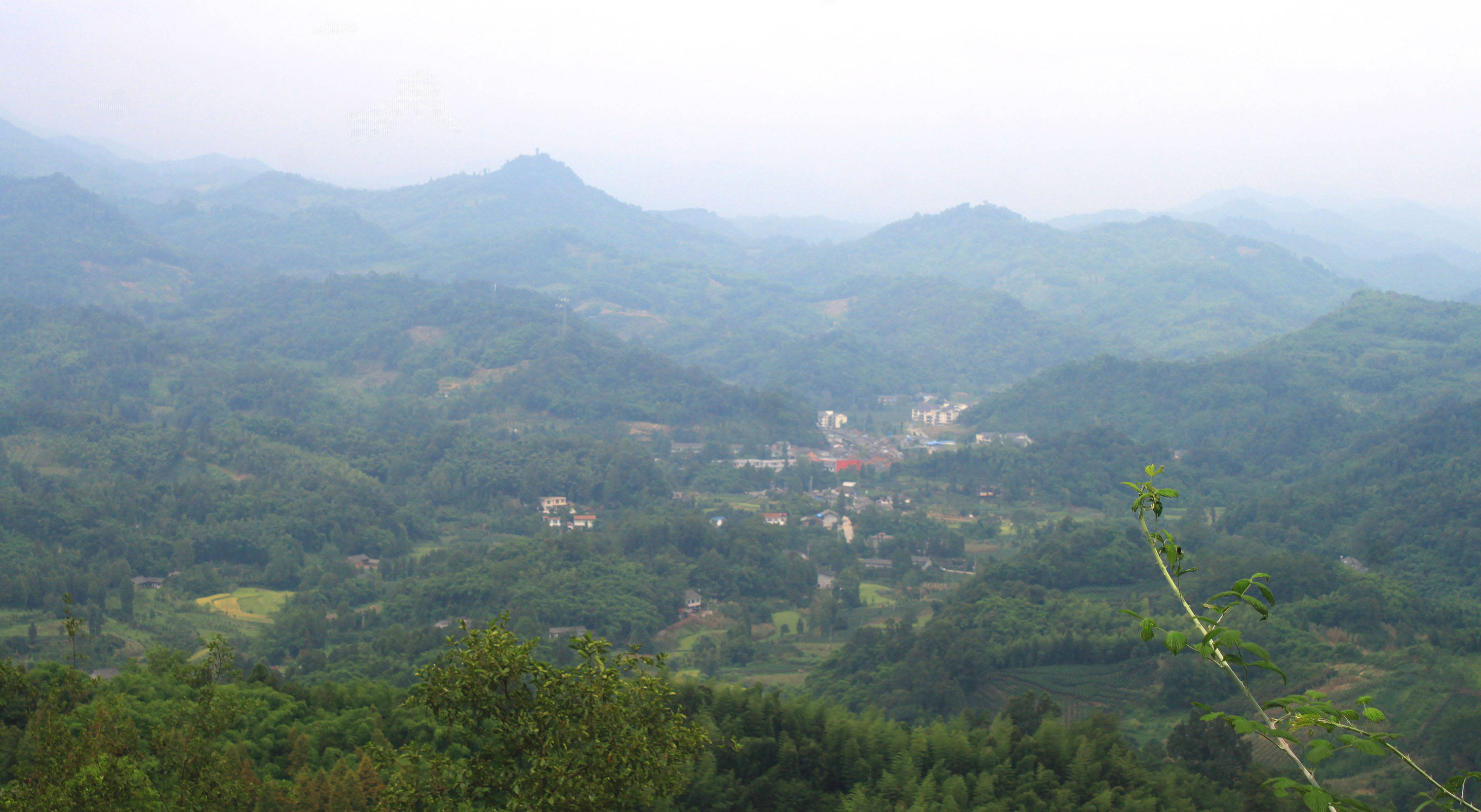 大山与河滩的风景,才是川西最美的山水风光