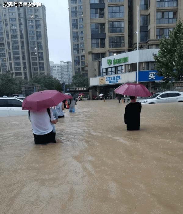 我在郑州亲历暴雨:回不去家,酒店爆满,还好有逆行的你