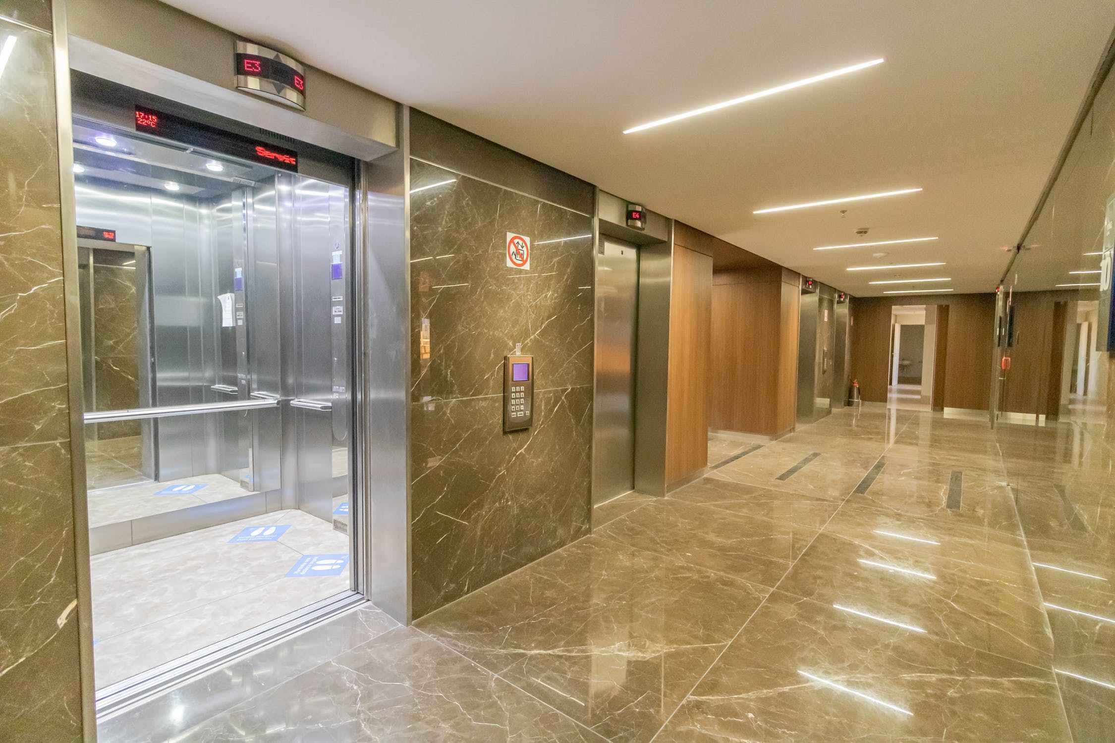 越秀区旧楼加装电梯,广州专业电梯公司定制性价比费用