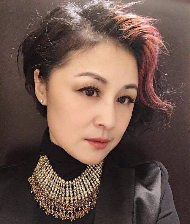 谢大脚扮演者演员于月仙经典照片集锦