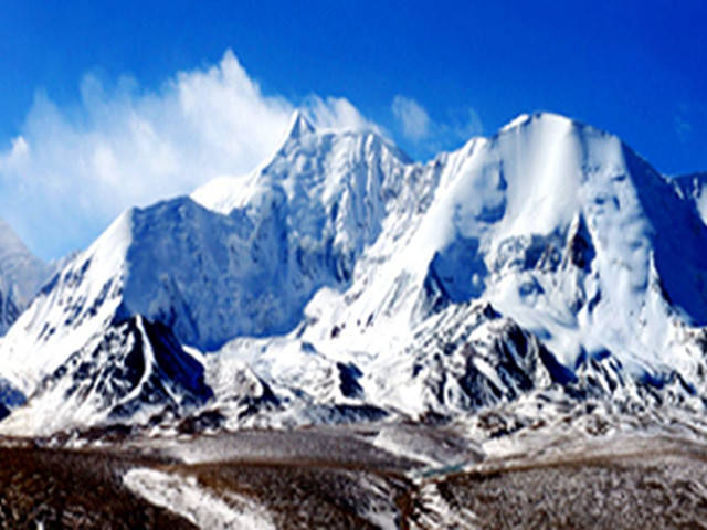 阿尼玛卿雪山美景