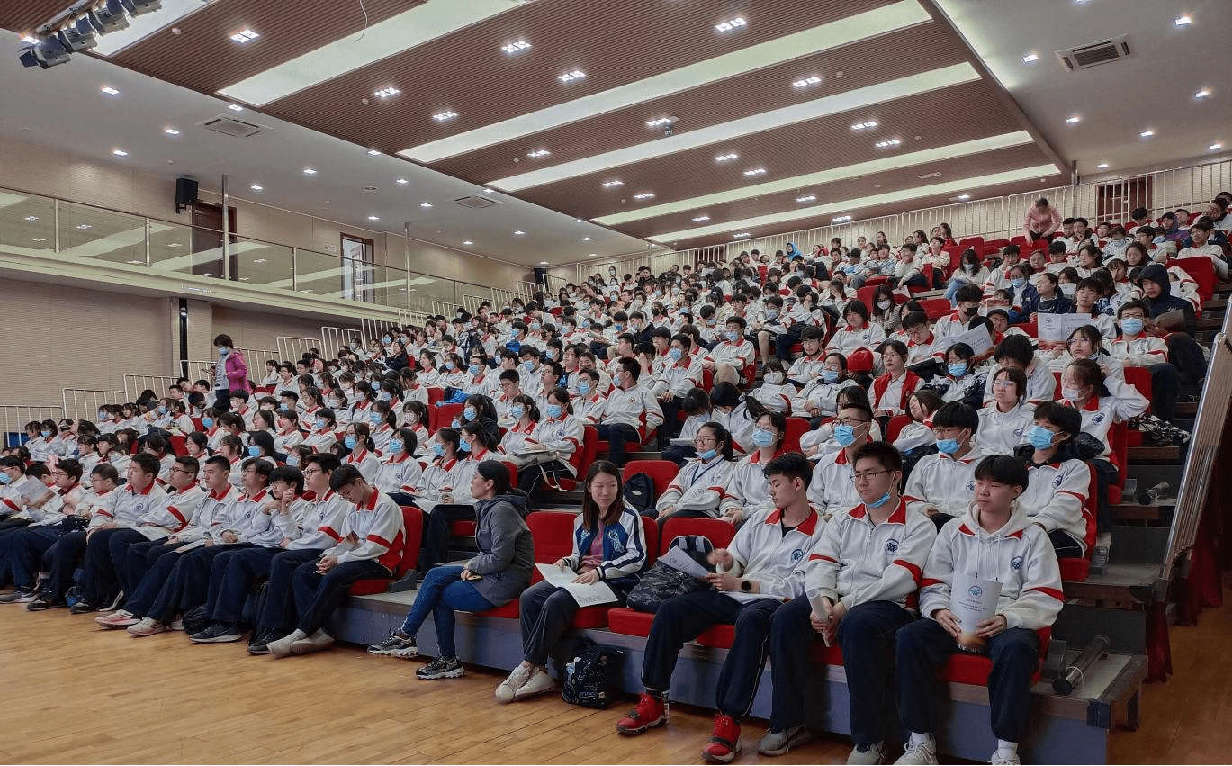 预见未来的自己—北京师范大学燕化附属中学首届(2021)校园模拟招聘会