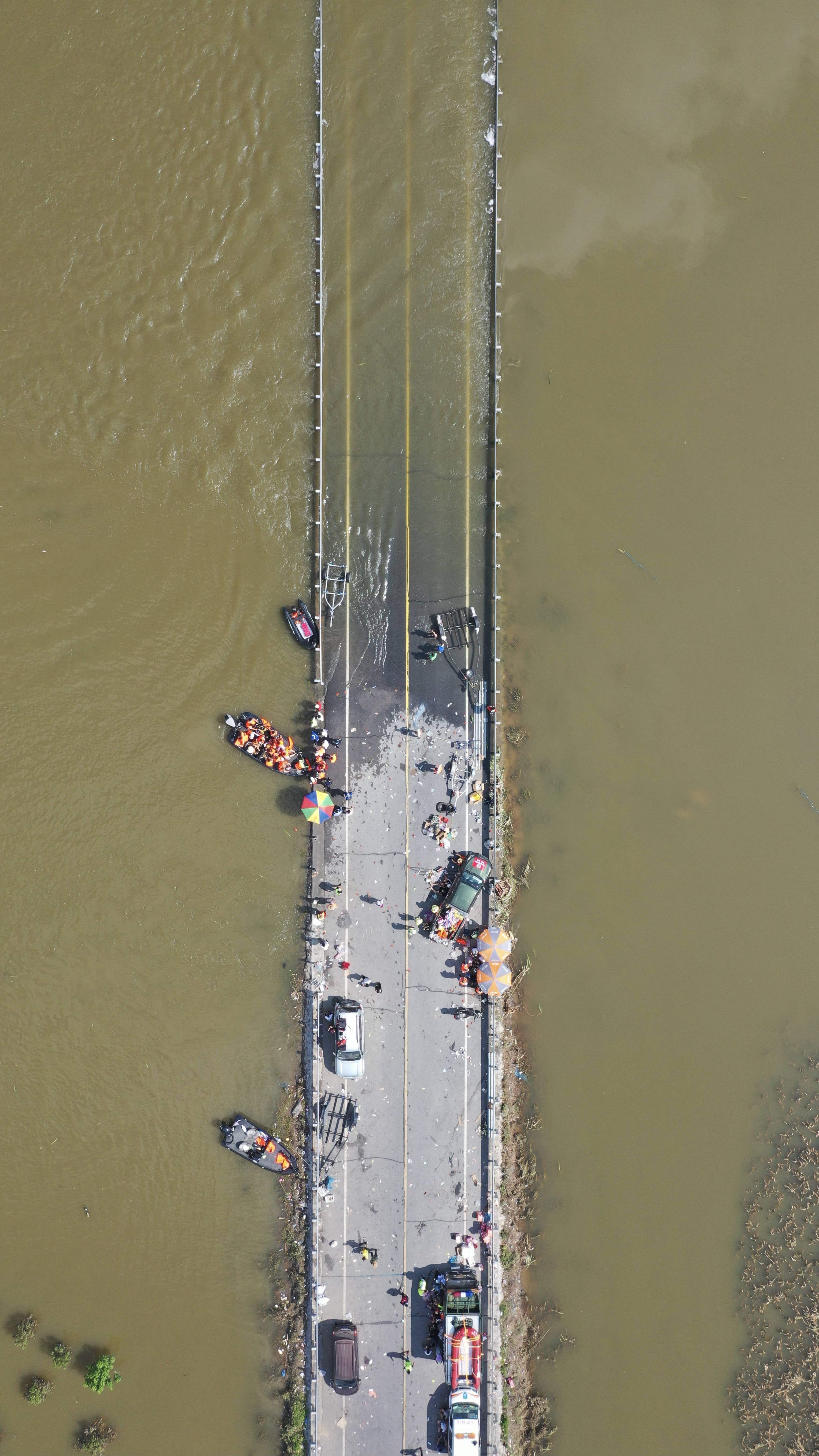 第七届(2021)中国无人机影像大赛年度航拍图片《河南水灾抗洪纪实》