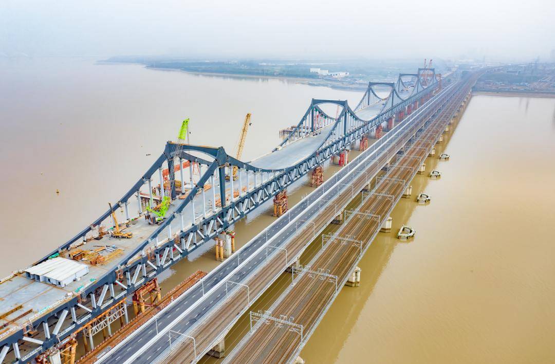 钱塘江新彭埠大桥首次整装亮相预计明年建成并通车