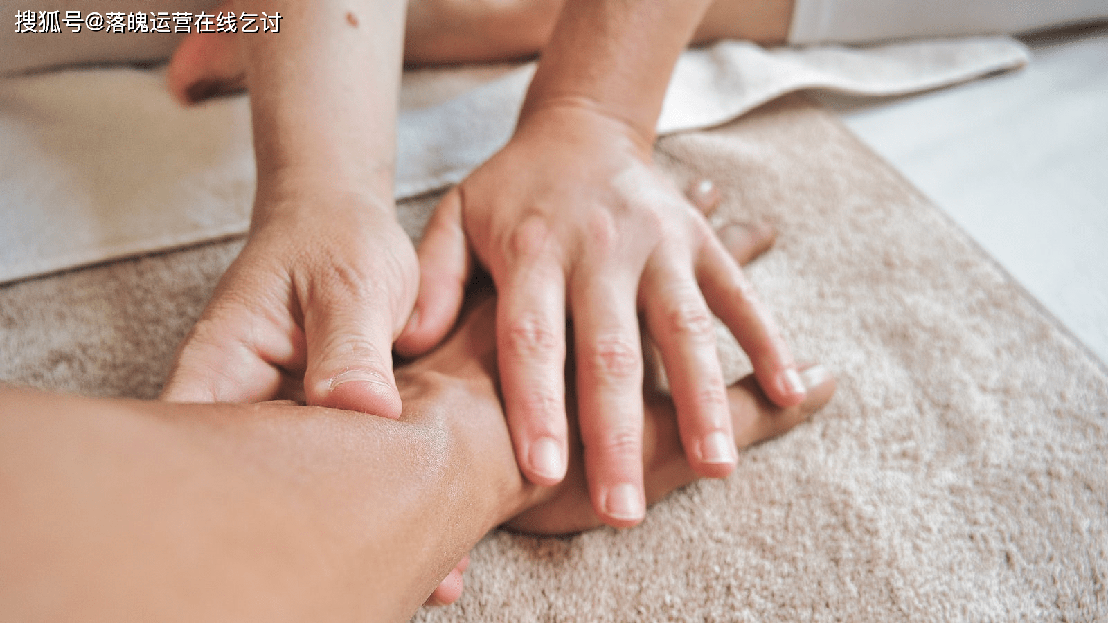 按摩精油：释放身心压力的魔力丨按摩精油有啥作用