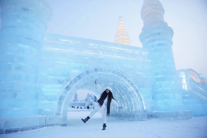 哈尔滨雪乡游玩，需要定制好雪乡旅游攻略，找当地靠谱私人导游就好