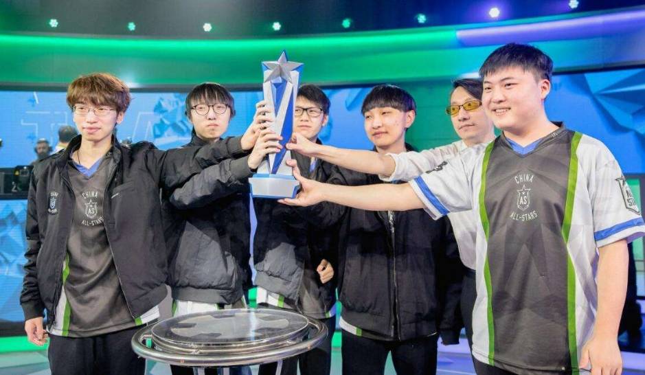 盘点LOL选手学历：最高硕士最低小学，终于明白TheShy为什么这么秀了！