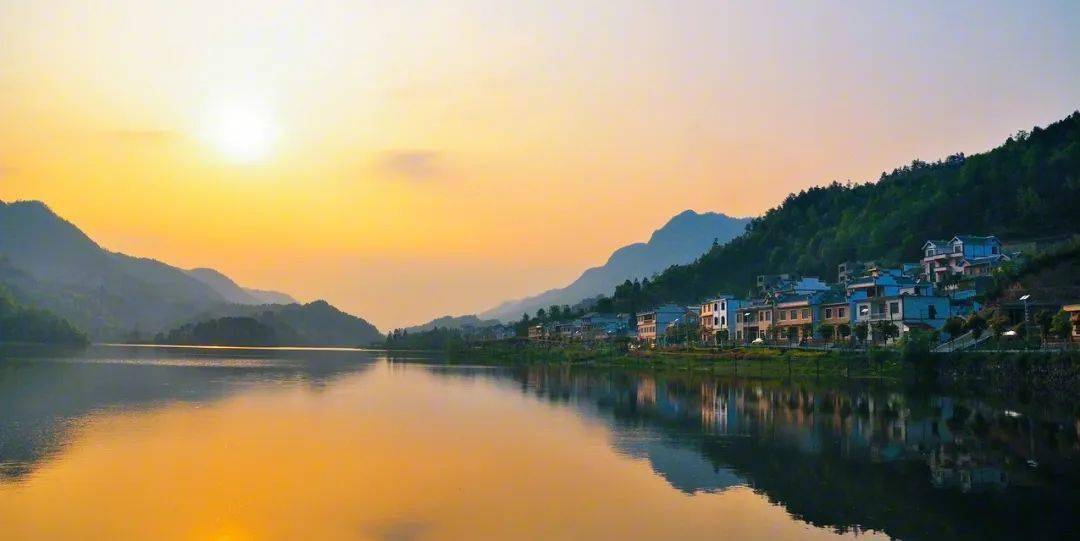 赛里木湖在哪个省哪个市哪个县 90b12ba0269540cfba0706b0f548db11.jpeg