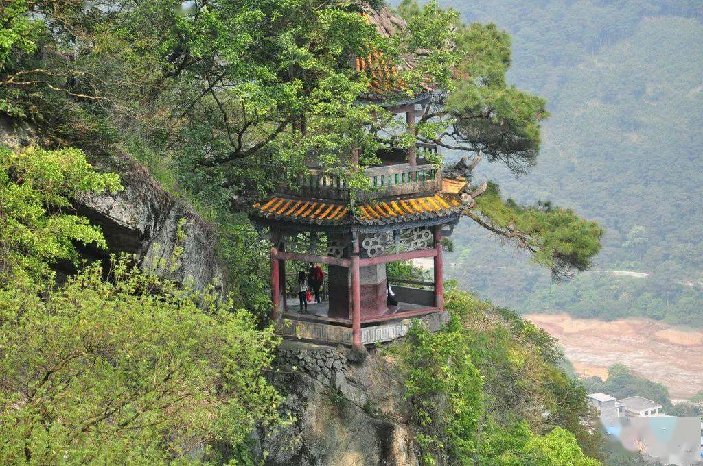 还能感受到炎炎夏日里的一处清凉 美丽的山景区  桂平西山是广西的