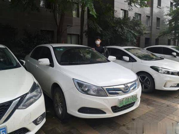 武汉网约车5月“寒冬” 这个司机小哥跑出1万多