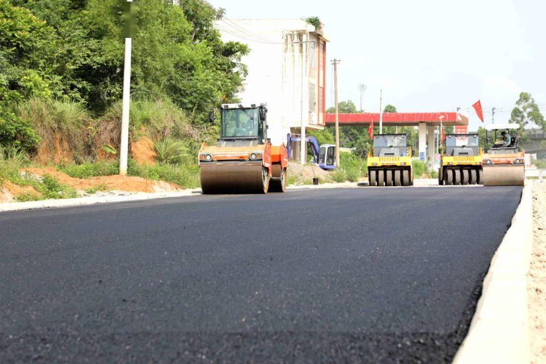 平南这条新建一级公路,今年8月份将实现全线通车!_大安