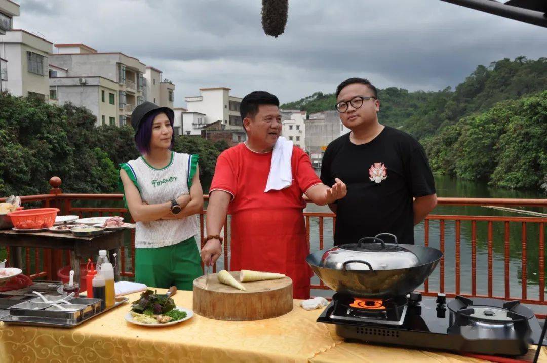 郁南特色农产品美食上了我爱返寻味场面好搞笑