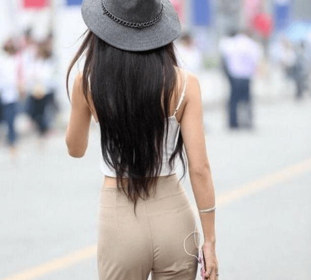搞笑段子:妹子被说是背影杀手的神反应.