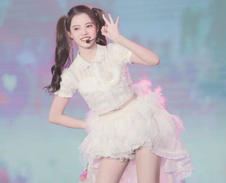 FAN动态丨女星的双马尾造型盘点你们都是吃了可爱吗? FAN动态丨女星的双马尾造型盘点你们都是吃了可爱吗?