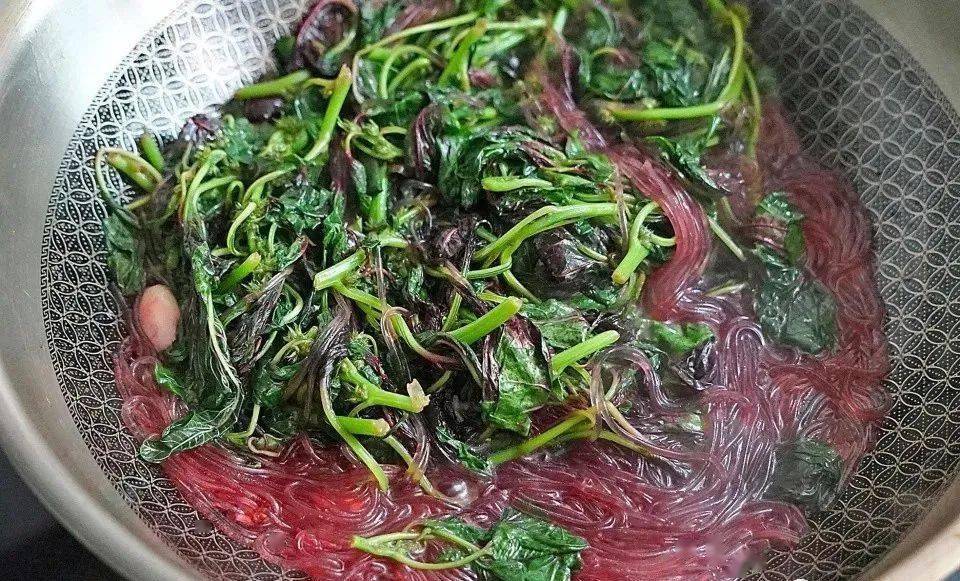 入夏后,正常人群常吃点红苋菜好处很多,不过苋菜虽好吃,但下面这些